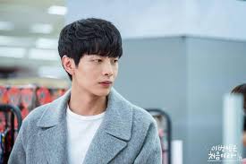 李民基烟熏妆造型：韩剧中的另类魅力_李民基烟熏妆