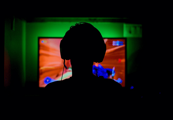 在游戏内强制使用DirectX 11