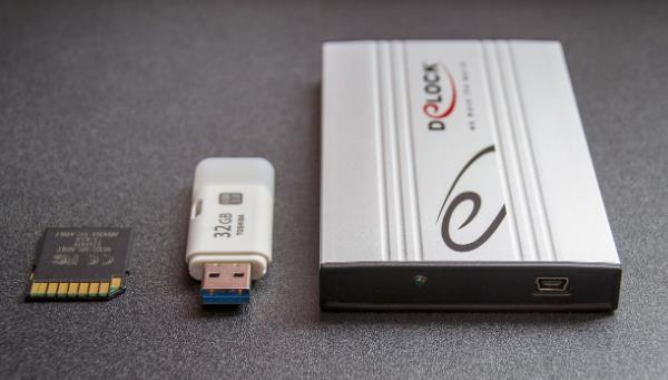 安装 USB 转串口万能驱动