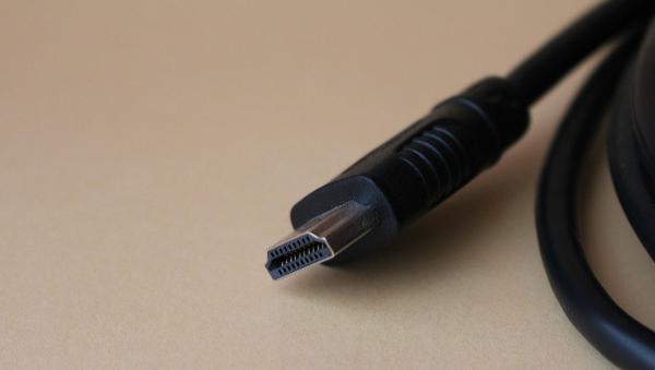 检查连接线与接口