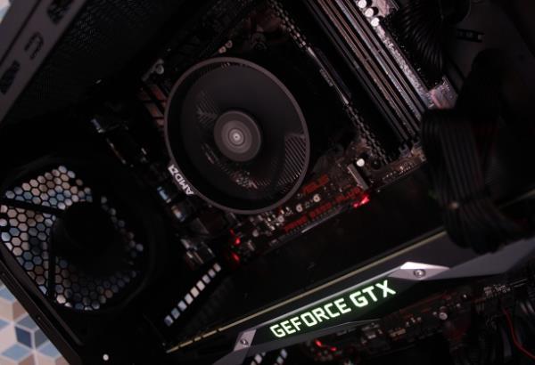 检查硬件连接与清理灰尘