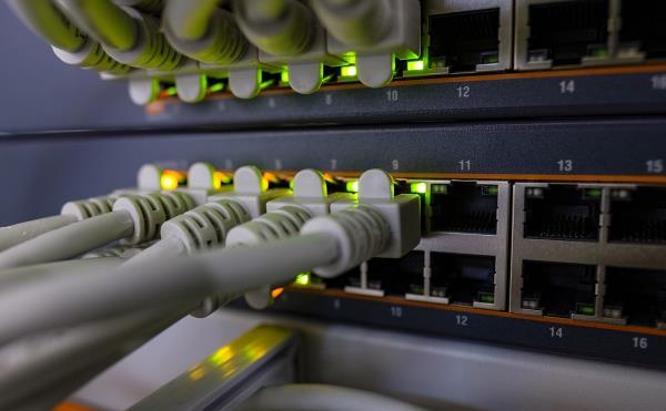 检查硬件连接和线路