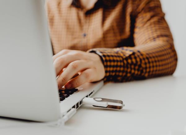 更换USB接口 更换USB接口