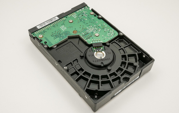 硬盘属于ROM还是RAM？