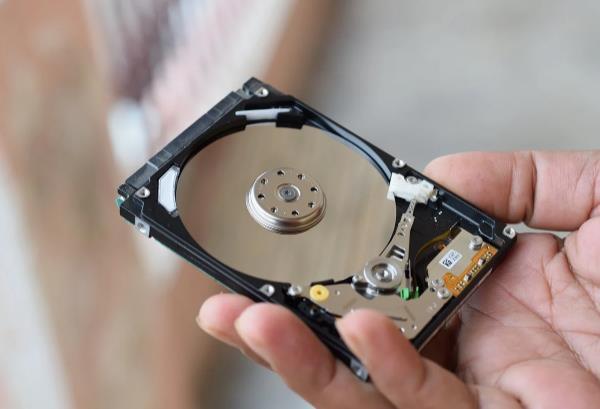 硬盘读不出来原因分析