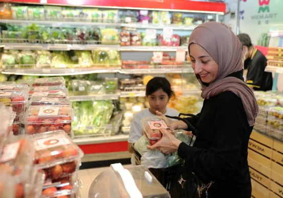 中国荔枝60一斤卖给迪拜土豪，中国水果征服世界！